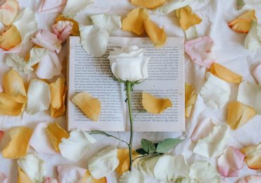 When you show me the moon with bejewelled hands I see the jewels, but when your hands are bare I see the moon says Kala Ramesh about Tanka imagery