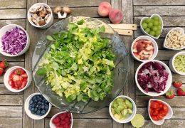 How to make a salad as a meal?