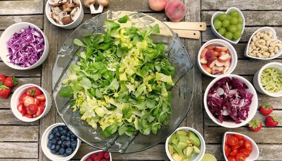 How to make a salad as a meal?
