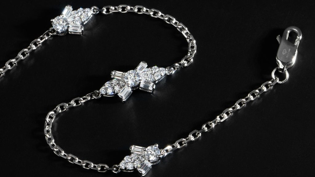 how it compares to regular chains